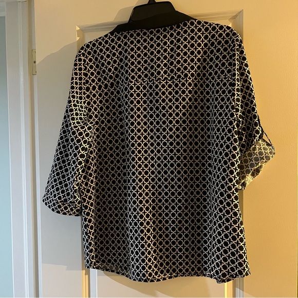 Ricki’s black and white polo style 3/4 sleeve blouse - Picture 4 of 10